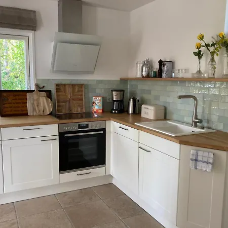 Semesterbostad Leezen *