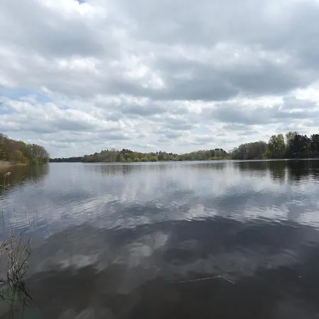 Semesterbostad Leezen *